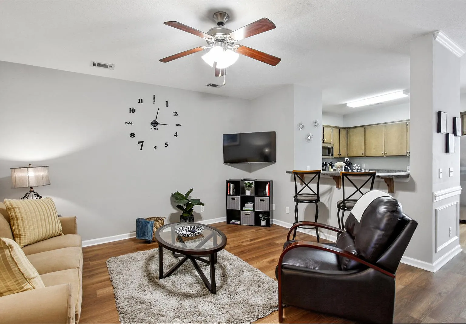 2 bed, 2.5 bath, 1564 sqft, $1,700 — Photo 1