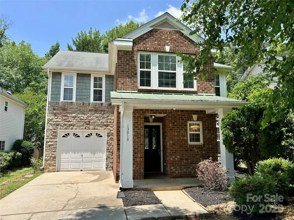 13913 Pinyon Pine Ln, Charlotte, NC 28215