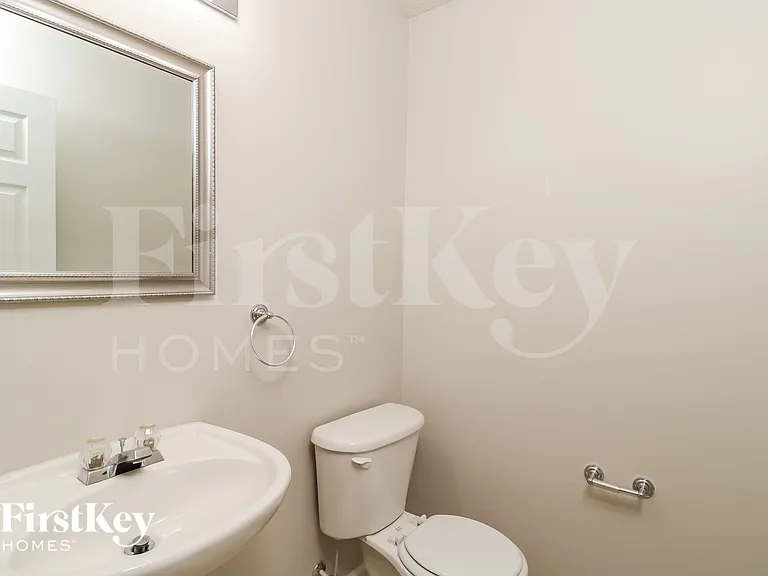 109 Sydney Ct — Photo 13