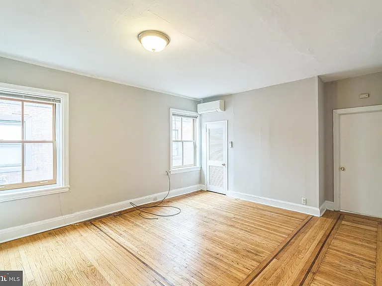 2116 Walnut St #3R — Photo 12