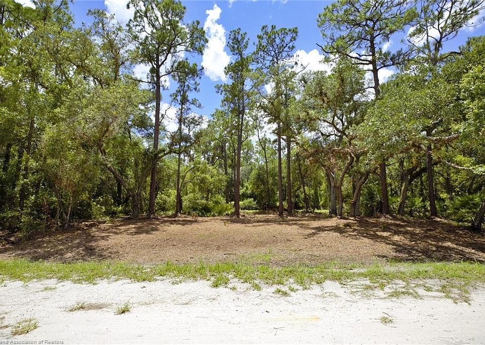 1st image of 809 Canal Way