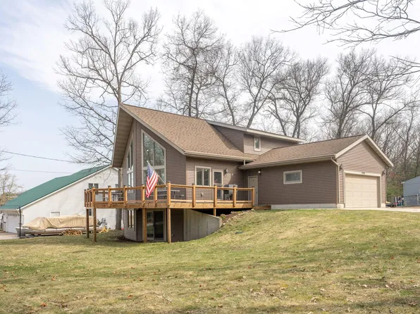 8794 S Spruce Ave, Newaygo, MI 49337