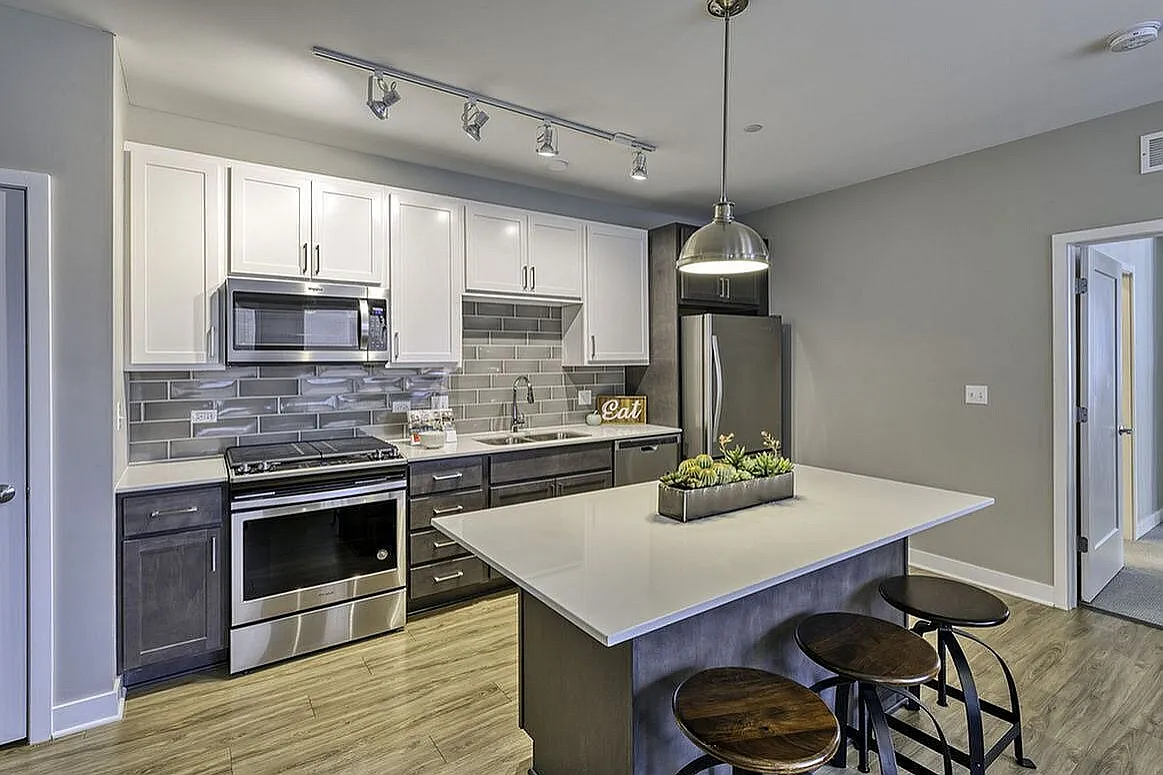 Maple and Main — Photo 1