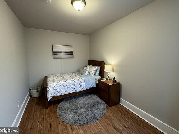 5th image of 211 S Millick St