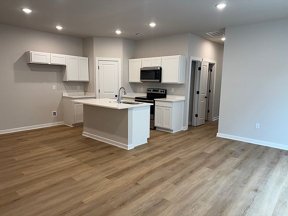 3rd image of 2118 E Plaza Ct #1