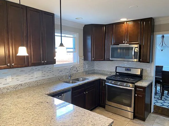 5520 Southampton Dr — Photo 5