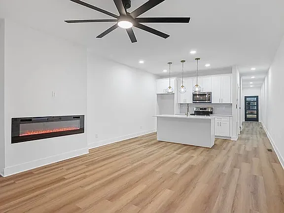 4422 Grand Ave #B — Photo 3