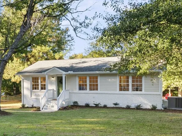 449 E Smithfield St, Angier, NC 27501