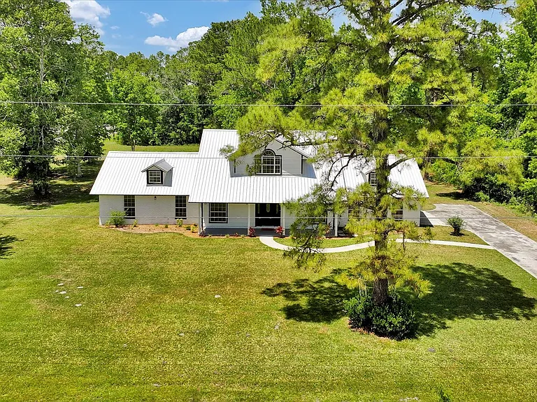 100 Redbud Woods Trl — Photo 32