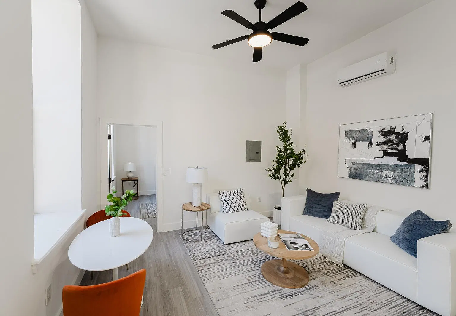 1 bed, $2,031 — Photo 2
