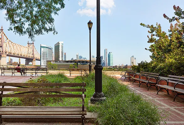 Sold by Compass | media 18