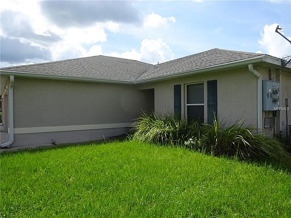 3rd image of 1352 Hedgewood Cir