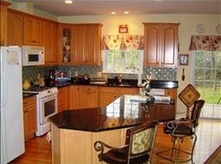 115 Hill Pl, Watchung, NJ 07069