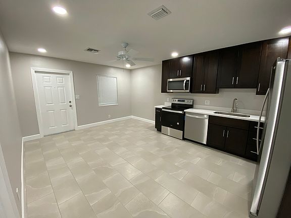 3rd image of 4613 Southview Dr #4615