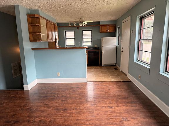 4th image of 2027 Boyd St