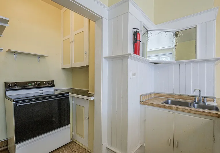 1060 Grand Ave #6 — Photo 9