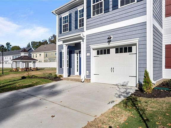 3rd image of 126 Wineberry Way