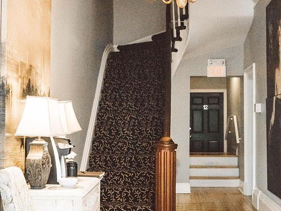 5th image of 1266 Queen St