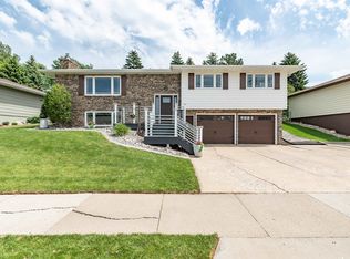 2031 N 8th St, Bismarck, ND 58501