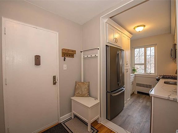 5th image of 395 W Main St APT 121B