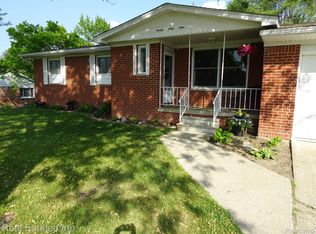 9069 Del Rio Dr, Grand Blanc, MI 48439