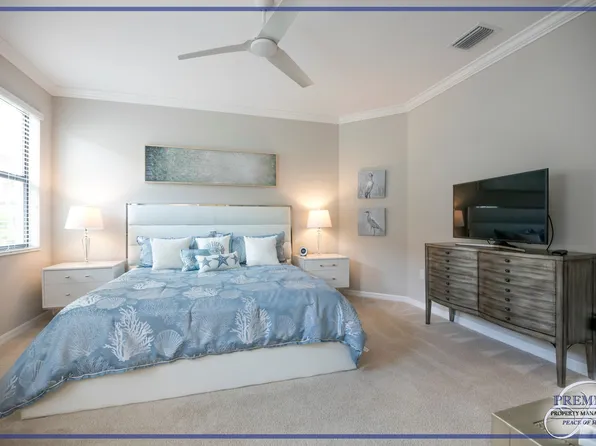 1555 Marton Ct, Naples, FL 34113