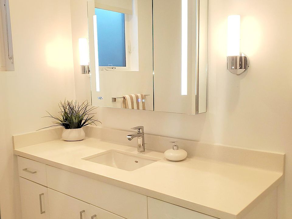 Guest Bathroom .1