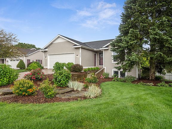 3rd image of 14360 Pine Creek Dr