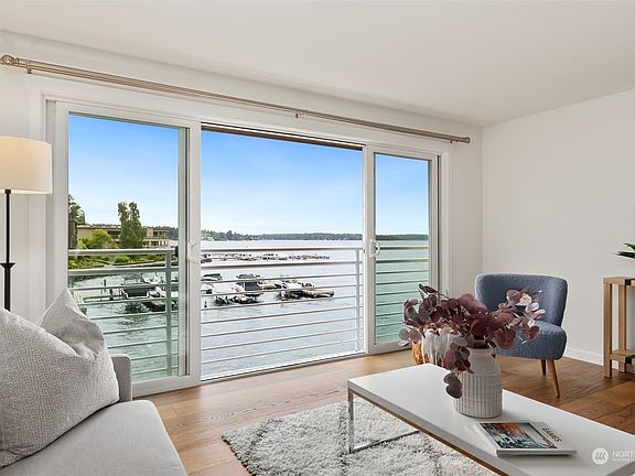 4th image of 733 Lake Street S #207