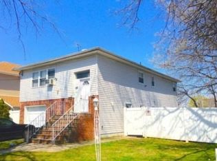 1131 McKenna Pl, Uniondale, NY 11553