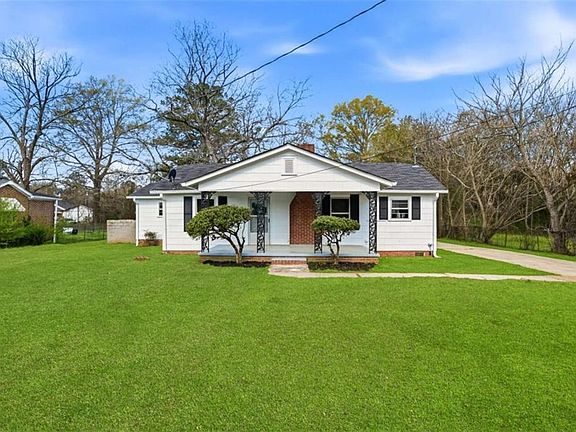3rd image of 3311 Calhoun Rd NE