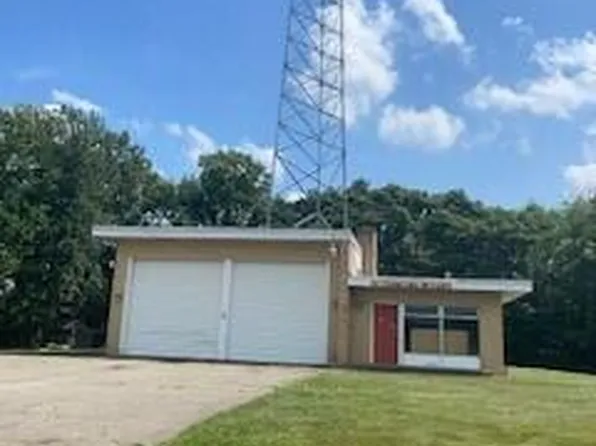 8890 D Dr N, Battle Creek, MI 49014