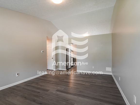 1828803_003_living_room_12757344.jpg
