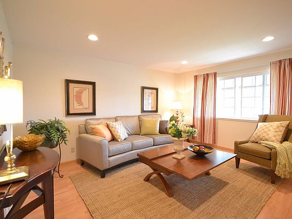 2nd image of 2836 Pelican Dr