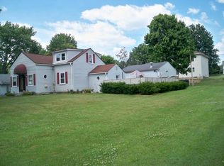 398 Lakeshore Dr W, Hebron, OH 43025