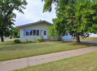 905 17th Ave SW, Minot, ND 58701