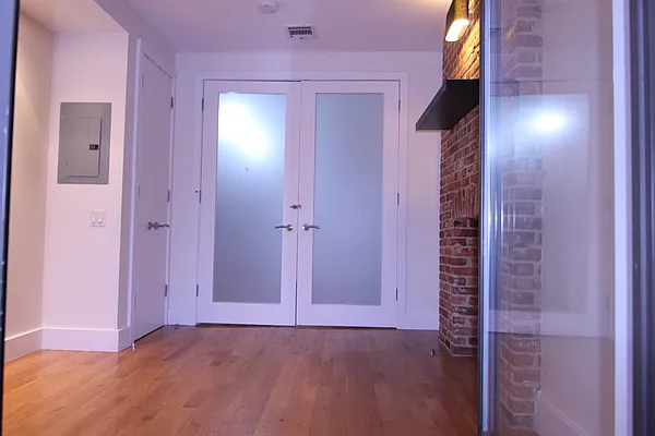 Rented by Nooklyn NYC LLC | media 30