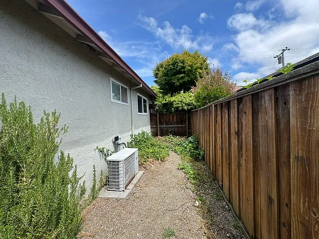 21119 Ashfield Ave — Photo 21