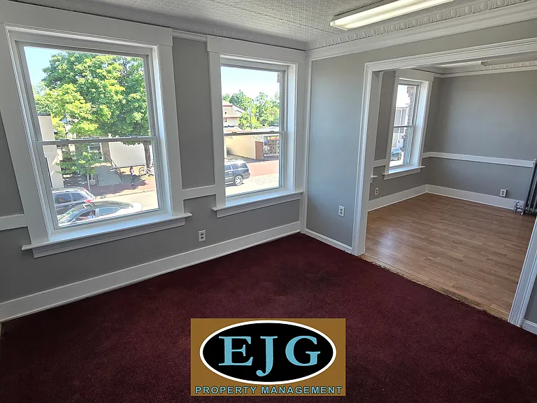 18 E Broadway #1 — Photo 8