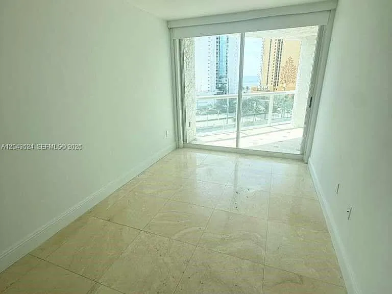 16400 Collins Ave #942 — Photo 17