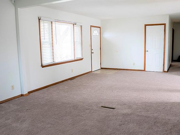 3rd image of 2810 S Ohio St