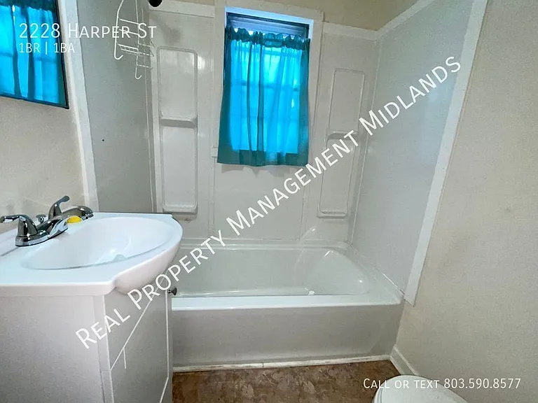 2228 Harper St — Photo 4