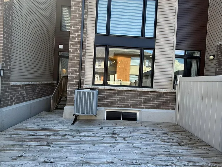 92 Longworth Ave — Photo 35