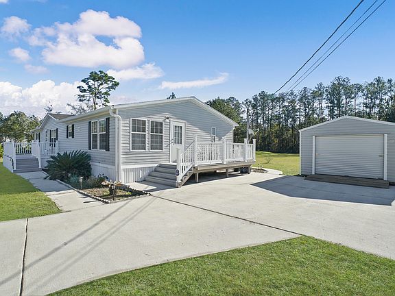 3rd image of 3065 Wintergreen St