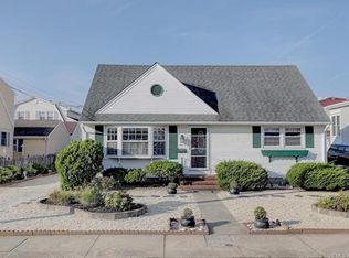 4 W Ramapo Ln, Long Beach Township, NJ 08008