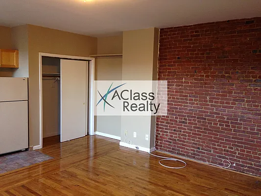 Rented by A Class Realty International | media 25