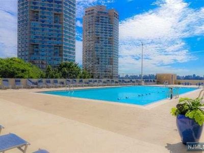 6600 Boulevard East APT 16E, West New York, NJ, 07093