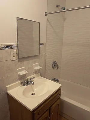 Rented by Dyer Estate Mgmt | media 22