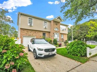 402 Clinton Avenue, Rockville Centre, NY 11570