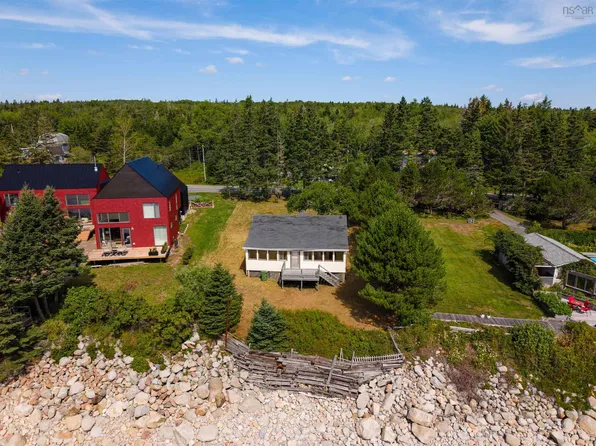 9136 Saint Margarets Bay Rd, Halifax, NS B0J 1T0